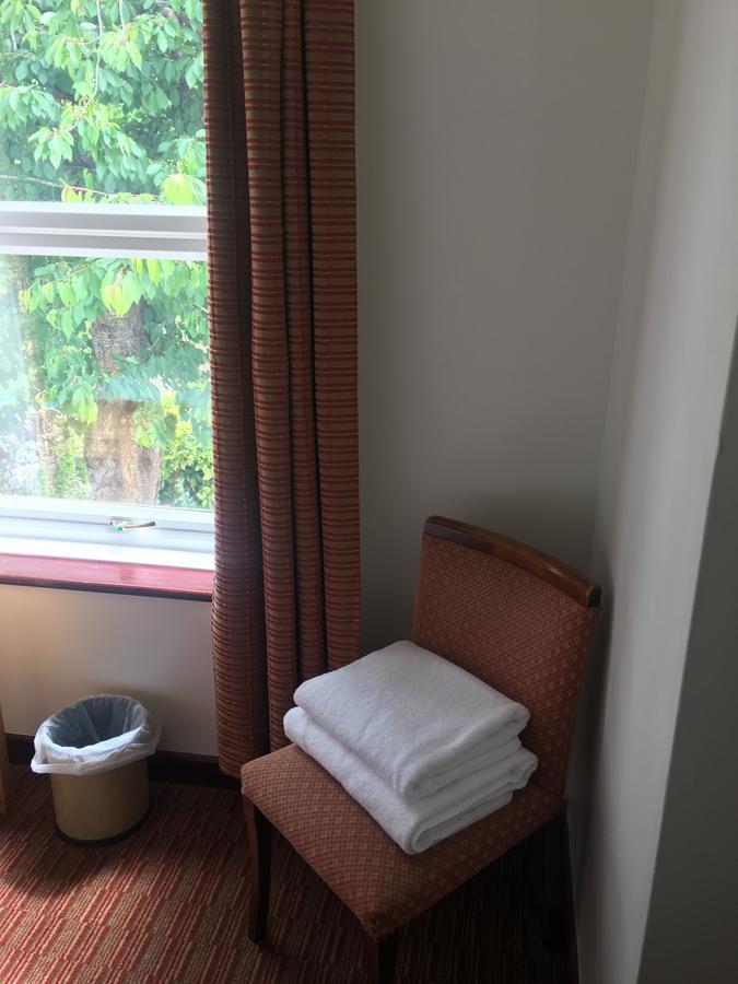 Winston Manor Guesthouse Rooms Churchill  Exterior photo